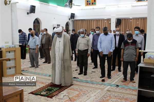 غبارروبی گلزار شهدای بوشهر