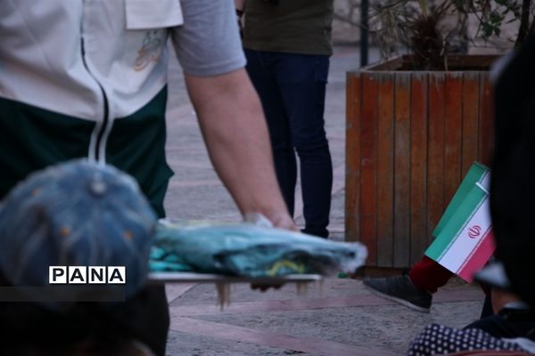 کاروان شادی با هدف شور انتخاباتی رای اولی‌ها