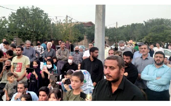 استقبال دانش آموزان باقرآباد قم از کاروان زیر سایه خورشید+ تصاویر