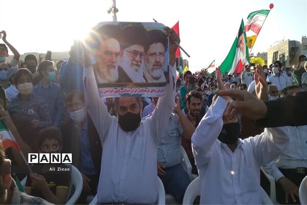 جشن مردم مشهد برای پیروزی رئیس جمهوری منتخب