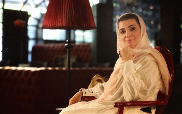نمایش «لاموزیکا» را به صحنه می‌برد
