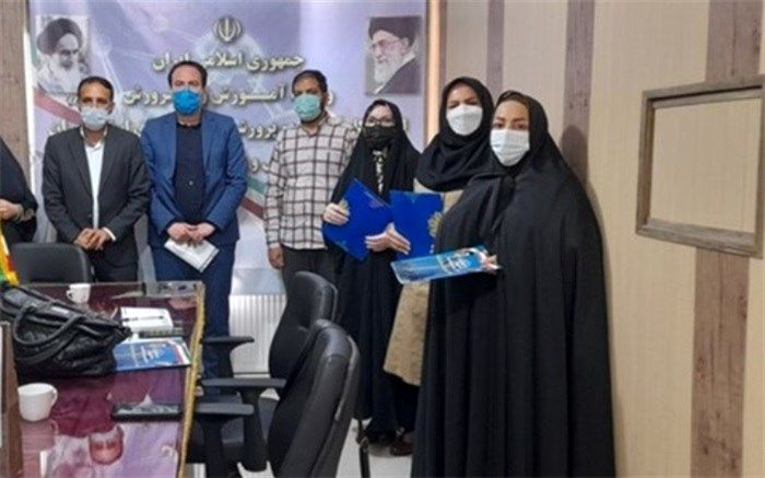 تجلیل از سرگروه‌های درس‌تفکر و سبک‌زندگی  در قرچک