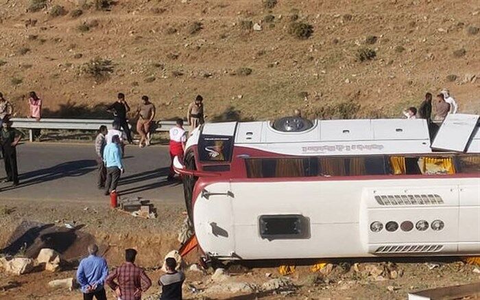 فعالیت راننده اتوبوس حامل خبرنگاران به طور دائم حذف شد