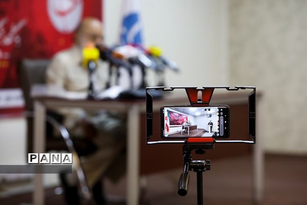 نشست خبری مهدی چمران