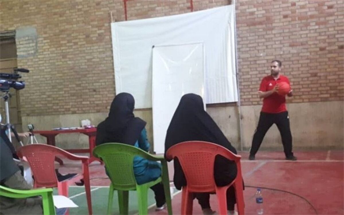 دوره آموزشی مربیگری و داوری رشته‌های ورزشی والیبال و بسکتبال در شهرستان دشتی برگزار شد