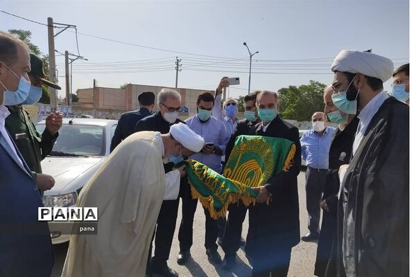 حضور خادمان و حاملان پرچم متبرک امام رضا(ع) در شهرستان میانه