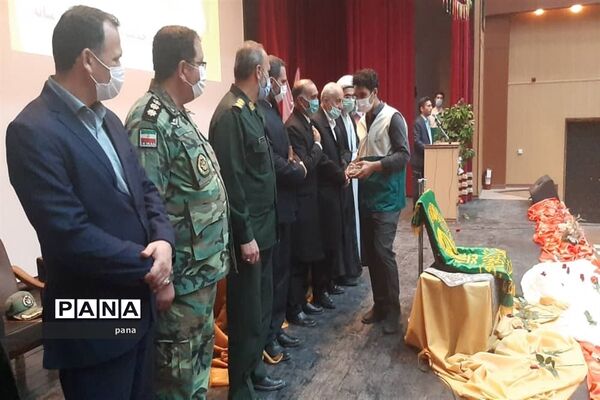 حضور خادمان و حاملان پرچم متبرک امام رضا(ع) در شهرستان میانه