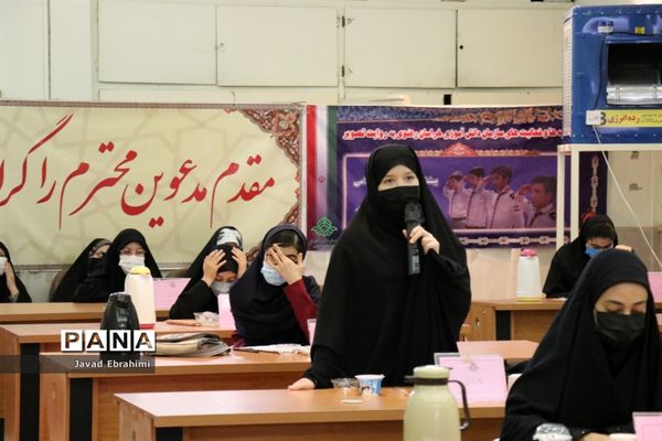 نشست نمایندگان تشکل‌های سازمان دانش‌آموزی با معاون پرورشی و فرهنگی آموزش و پرورش خراسان رضوی