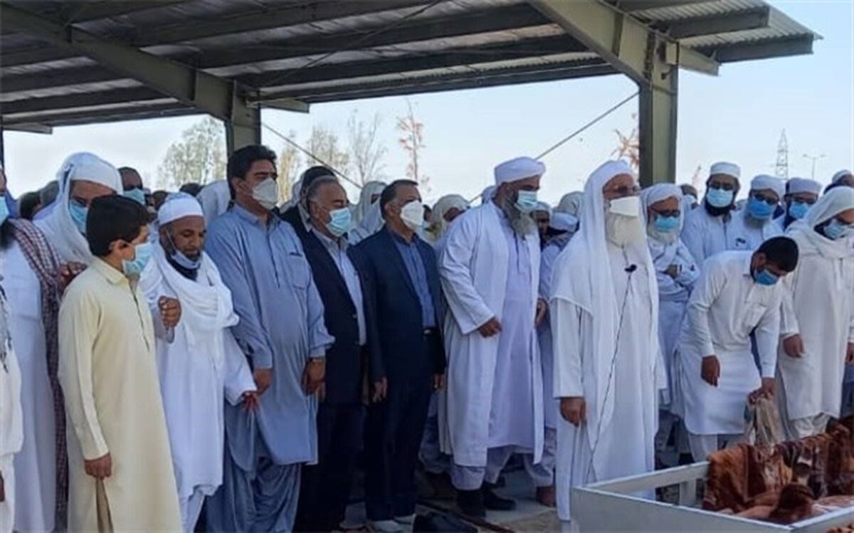تشییع پیکر یکی از سرباز معلمان در زاهدان