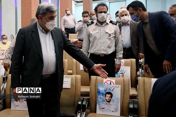 مراسم تقدیر از آتش نشانان حریق پالایشگاه تهران