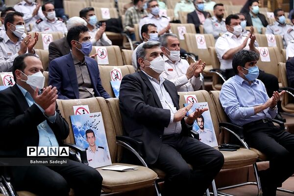 مراسم تقدیر از آتش نشانان حریق پالایشگاه تهران
