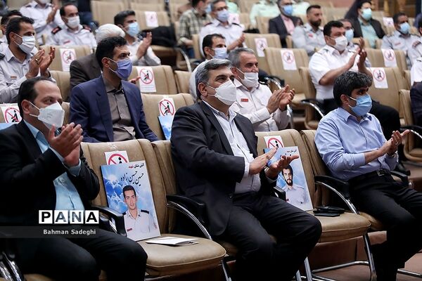 مراسم تقدیر از آتش نشانان حریق پالایشگاه تهران
