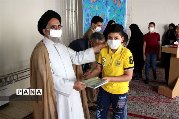 تقدیر ازبرگزیدگان مسابقه عطر انتظار ابرکوه