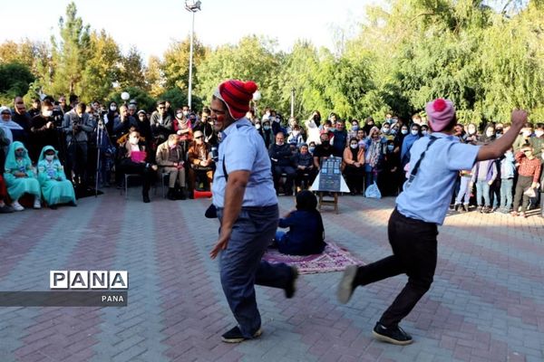 نخستین جشنواره سراسری نمایش کودک باغچه بان در مرند