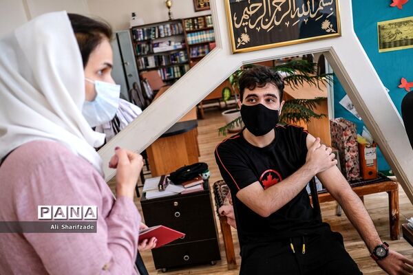 آغاز واکسیناسیون دانش‌آموزان