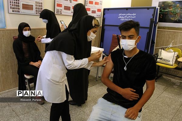 آغاز واکسیناسیون دانش‌آموزان تهرانی