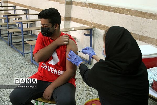 آغاز واکسیناسیون دانش‌آموزان تهرانی