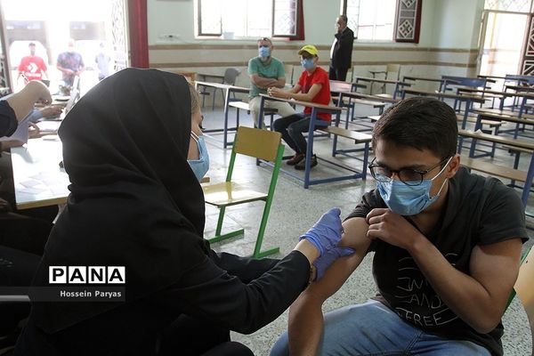 آغاز واکسیناسیون دانش‌آموزان تهرانی
