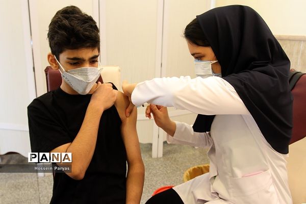 آغاز واکسیناسیون دانش‌آموزان تهرانی