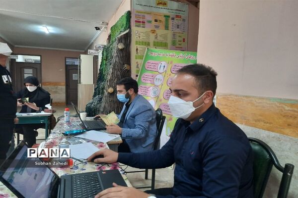 واکسیناسیون دانش‌آموزان رودهن