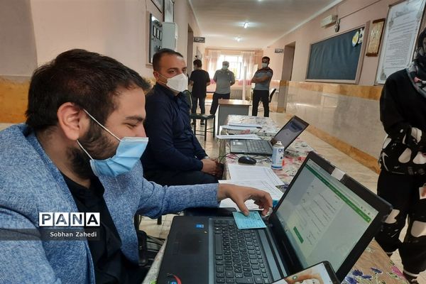 واکسیناسیون دانش‌آموزان رودهن