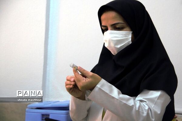 واکسیناسیون دانش‌آموزان مدارس ناحیه یک ری
