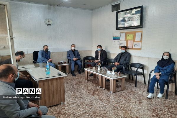 اجرای طرح واکسیناسیون دانش‌آموزی در ۵ حوزه منطقه ۱۵