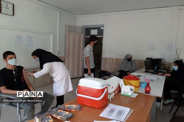 اجرای طرح واکسیناسیون دانش‌آموزی در ۵ حوزه منطقه ۱۵