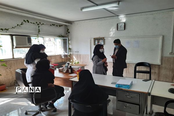 اجرای طرح واکسیناسیون دانش‌آموزی در ۵ حوزه منطقه ۱۵