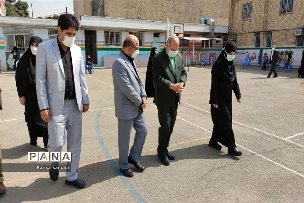 بازدید از مراکز واکسیناسیون  دانش آموزان منطقه ۱۳