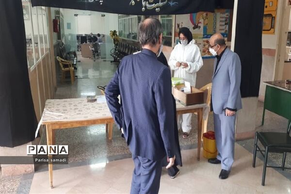 بازدید از مراکز واکسیناسیون  دانش آموزان منطقه ۱۳