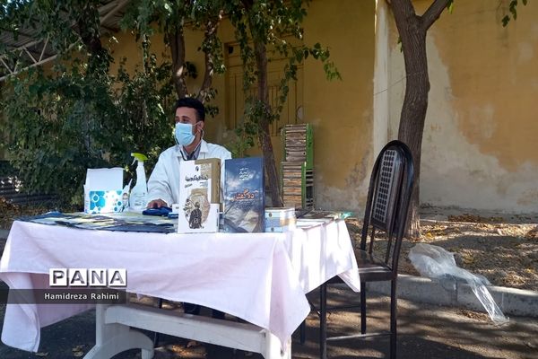 برپایی غرفه‌های مهربانی و کمک‌های مومنانه درمحله کیانشهر منطقه ۱۵