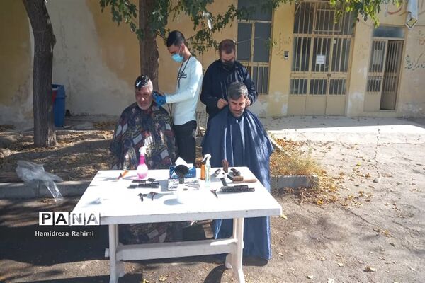 برپایی غرفه‌های مهربانی و کمک‌های مومنانه درمحله کیانشهر منطقه ۱۵