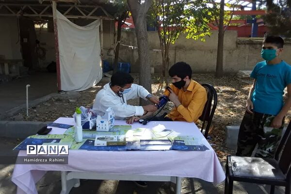 برپایی غرفه‌های مهربانی و کمک‌های مومنانه درمحله کیانشهر منطقه ۱۵