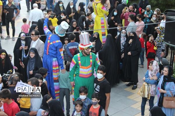«شادپیمایی عروسک ها» به مناسبت هفته ملی کودک در قم