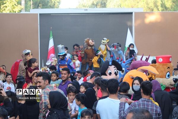 «شادپیمایی عروسک ها» به مناسبت هفته ملی کودک در قم
