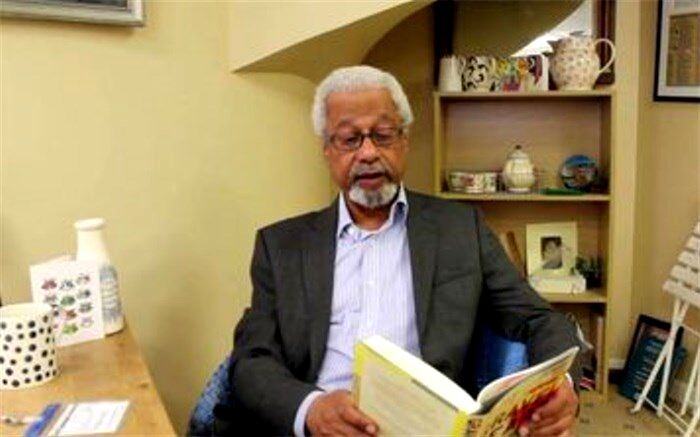 برنده جایزه نوبل ادبیات: هرگز زنان را ابزاری برای نوشتن داستان نمی‌بینم