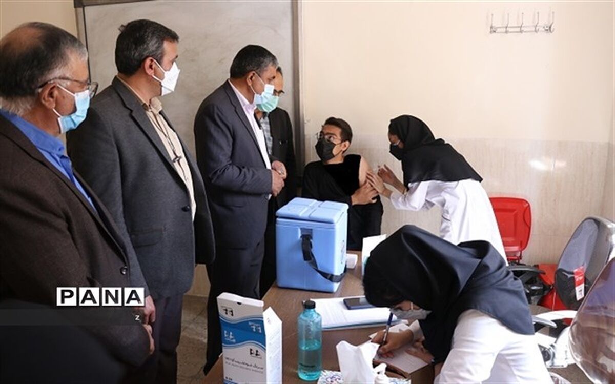 حدود 40 درصد از دانش آموزان استان کرمان تا 17 مهر، واکسن کرونا دریافت کردند