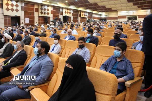 دیدار رئیس جمهوری با نخبگان ، علما ، خانواده شهدا ، ایثارگران و جمعی از اقشار مختلف مردم استان بوشهر