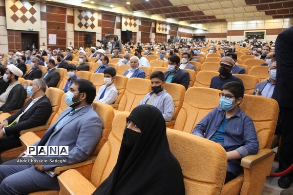 دیدار رئیس جمهوری با نخبگان ، علما ، خانواده شهدا ، ایثارگران و جمعی از اقشار مختلف مردم استان بوشهر