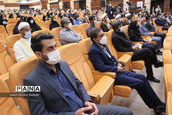 دیدار رئیس جمهوری با نخبگان ، علما ، خانواده شهدا ، ایثارگران و جمعی از اقشار مختلف مردم استان بوشهر