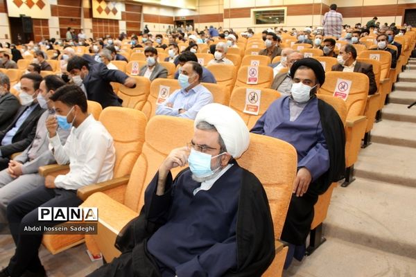 دیدار رئیس جمهوری با نخبگان ، علما ، خانواده شهدا ، ایثارگران و جمعی از اقشار مختلف مردم استان بوشهر