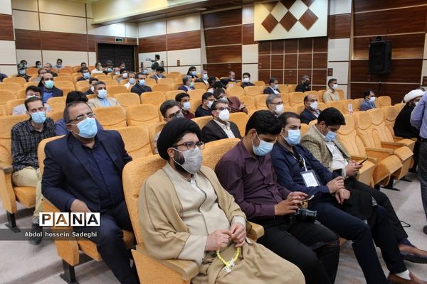 دیدار رئیس جمهوری با نخبگان ، علما ، خانواده شهدا ، ایثارگران و جمعی از اقشار مختلف مردم استان بوشهر