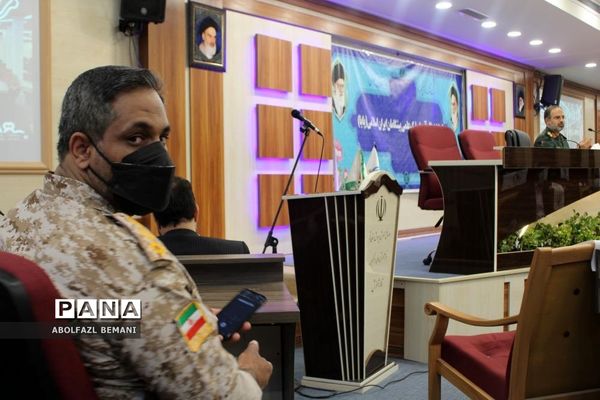 تجلیل از دانش‌آموزان رتبه دوم کشوری لیگ علمی پایا در قم