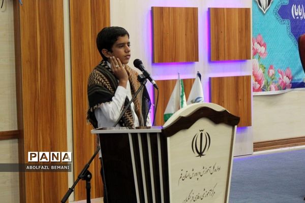 تجلیل از دانش‌آموزان رتبه دوم کشوری لیگ علمی پایا در قم