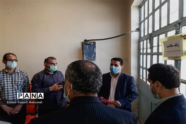واکسیناسیون دانش‌‍آموزان در شهرستان امیدیه