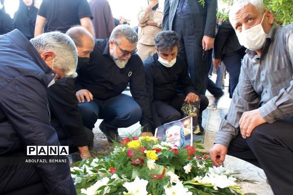 تشییع پیکر معلم هنرمند محمود مدنی