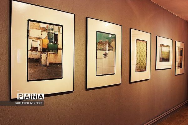 نمایشگاه عکس‌های مستند «خـاوران‌نـامه» تصویری از فرهنگی پوسیده