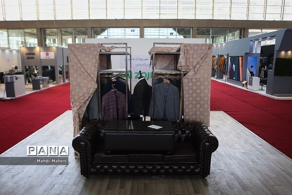 نمایشگاه پوشاک و طراحی لباس