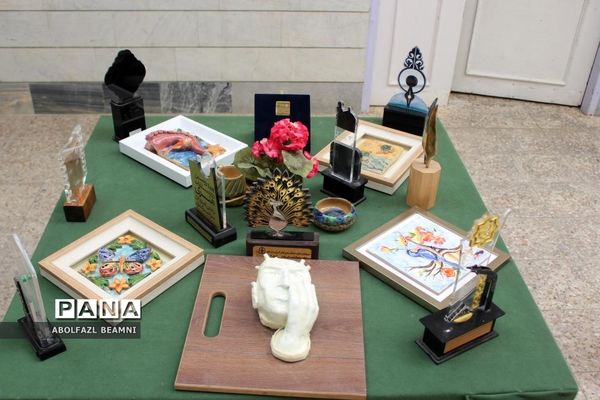 رونمایی از پوستر جشنواره «فردا» در قم